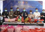 Polisi Musnahkan Bawang Ilegal Senilai Miliaran dari Malaysia
